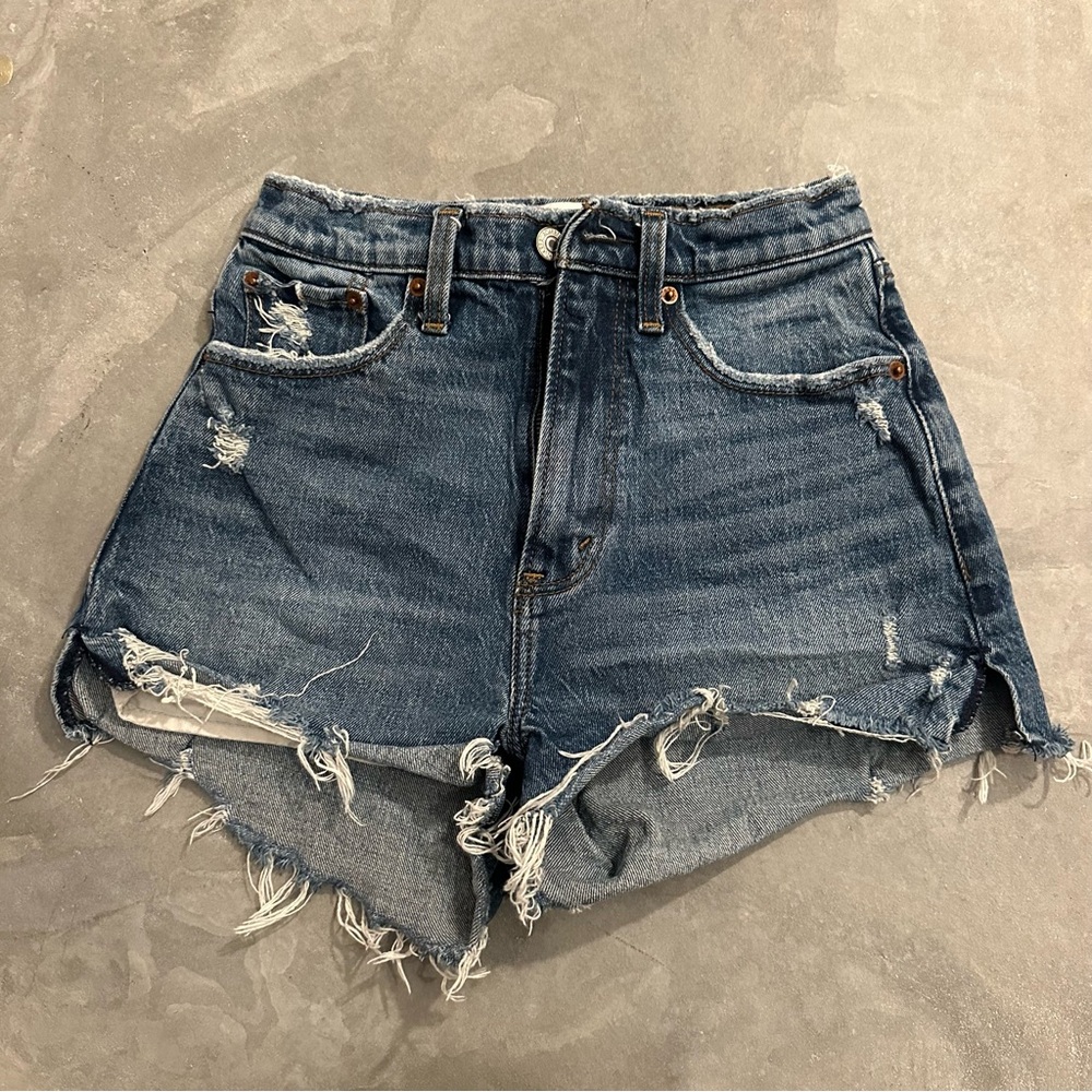 Abercrombie Blue Denim Distressed High Rise Mom Shorts Curve Fit 24